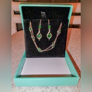 925 Sterling Silver Green Crystal Pendant Necklace And Earring Set